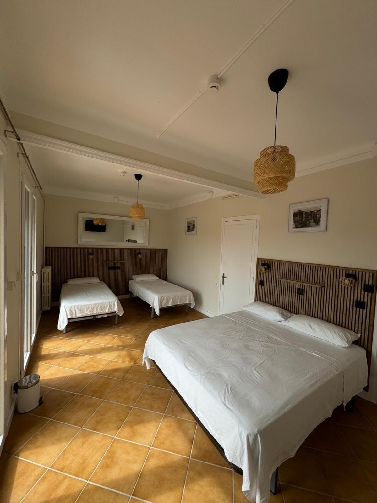 Hostal Restaurant Casa Comaulis La Vajol Экстерьер фото
