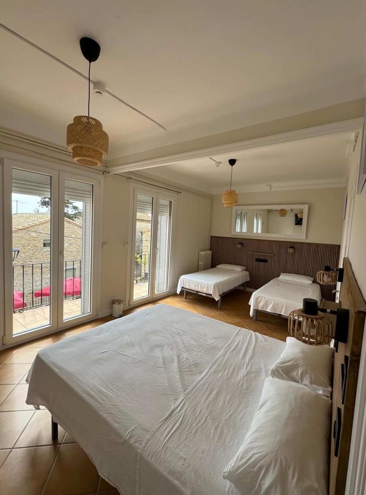 Hostal Restaurant Casa Comaulis La Vajol Экстерьер фото